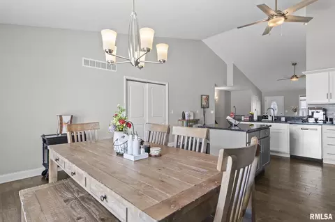 Dining - 4605 Lasalle Ct, Springfield, IL 62711 photo 2 of 4