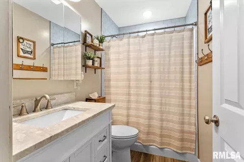 Bath - 2323 S State St, Springfield, IL 62704 photo 1 of 2
