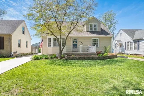 Exterior - 2323 S State St, Springfield, IL 62704 photo 2 of 6