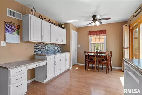 Kitchen - 2323 S State St, Springfield, IL 62704 photo 2 of 2