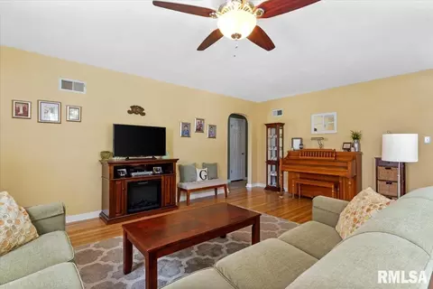 Living - 2323 S State St, Springfield, IL 62704 photo 2 of 2