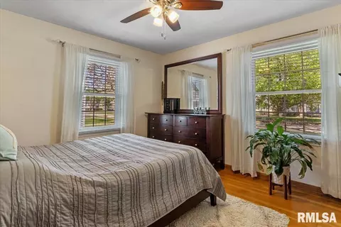Bedroom - 2323 S State St, Springfield, IL 62704 photo 1 of 6