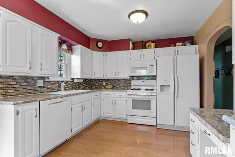 Kitchen - 2323 S State St, Springfield, IL 62704 photo 1 of 2