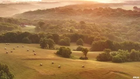 9702 E State Highway 9 Rte, Ellisville, IL 61431