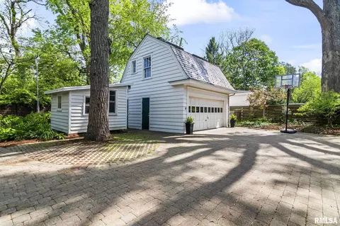 Exterior - 1645 Ruth Pl, Springfield, IL 62704 photo 5 of 6
