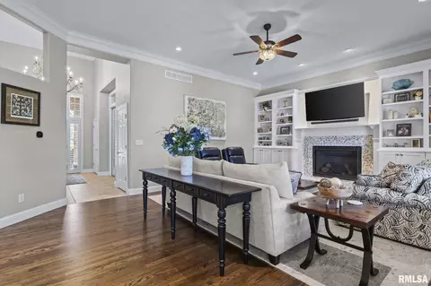Living - 4405 Turtle Bay, Springfield, IL 62711 photo 2 of 4