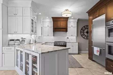 Kitchen - 4405 Turtle Bay, Springfield, IL 62711 photo 3 of 7