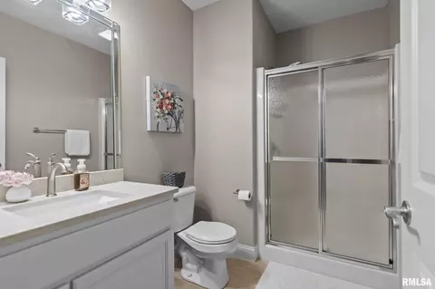 Bath - 4405 Turtle Bay, Springfield, IL 62711 photo 5 of 5