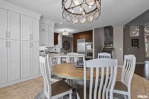 Dining - 4405 Turtle Bay, Springfield, IL 62711 photo 3 of 3