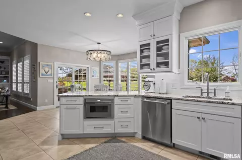 Kitchen - 4405 Turtle Bay, Springfield, IL 62711 photo 7 of 7