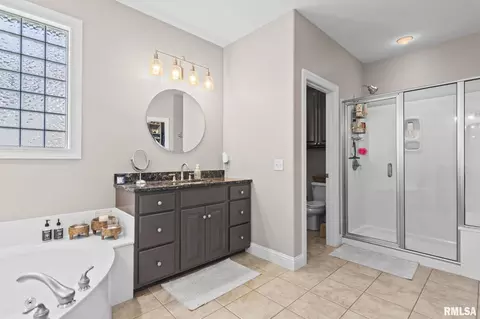 Bath - 4405 Turtle Bay, Springfield, IL 62711 photo 1 of 5