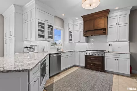 Kitchen - 4405 Turtle Bay, Springfield, IL 62711 photo 5 of 7