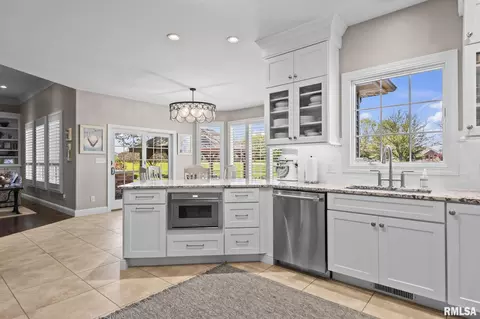Kitchen - 4405 Turtle Bay, Springfield, IL 62711 photo 6 of 7