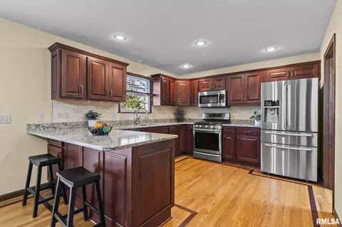 Kitchen - 1709 Clearview Dr, Springfield, IL 62704 photo 1 of 2