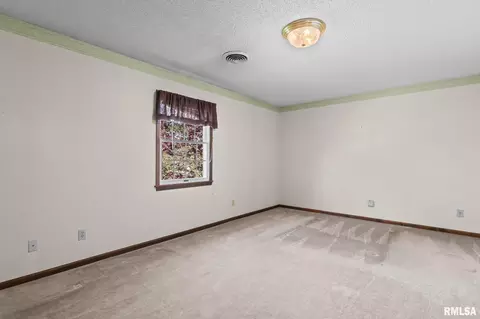 Bedroom - 1709 Clearview Dr, Springfield, IL 62704 photo 5 of 8
