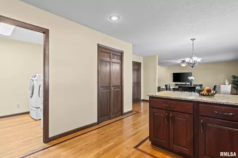 Entry Way - 1709 Clearview Dr, Springfield, IL 62704 photo 3 of 5