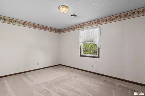 Bedroom - 1709 Clearview Dr, Springfield, IL 62704 photo 7 of 8
