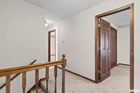 Entry Way - 1709 Clearview Dr, Springfield, IL 62704 photo 4 of 5