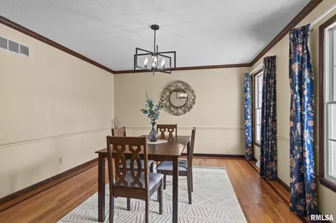 Dining - 1709 Clearview Dr, Springfield, IL 62704 photo 3 of 6