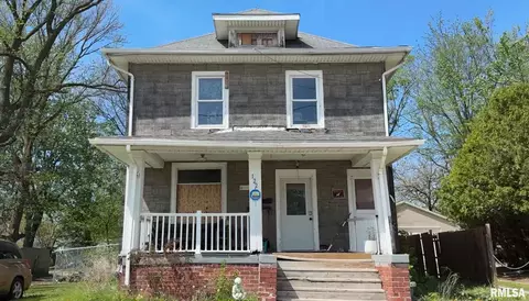 122 N Henderson St, Galesburg, IL 61401