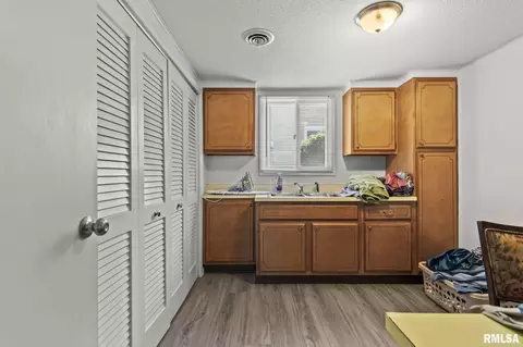 Other - 232 Dickinson Rd, Springfield, IL 62704 photo 9 of 11