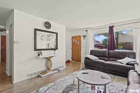 Entry Way - 232 Dickinson Rd, Springfield, IL 62704 photo 1 of 1