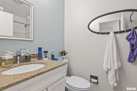 Bath - 232 Dickinson Rd, Springfield, IL 62704 photo 1 of 4