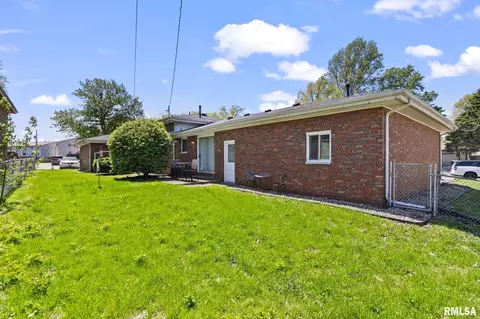 Exterior - 232 Dickinson Rd, Springfield, IL 62704 photo 6 of 6