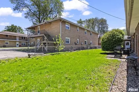 Exterior - 232 Dickinson Rd, Springfield, IL 62704 photo 5 of 6