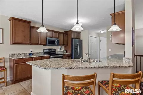 Kitchen - 3303 Lakemere Dr, Springfield, IL 62711 photo 1 of 2
