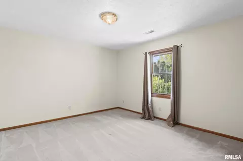 Bedroom - 3985 Mill Stone Dr, Springfield, IL 62711 photo 4 of 9