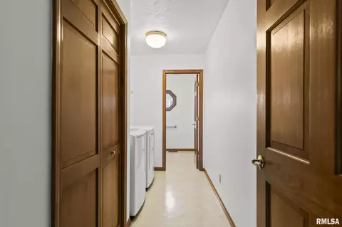 Entry Way - 3985 Mill Stone Dr, Springfield, IL 62711 photo 3 of 4