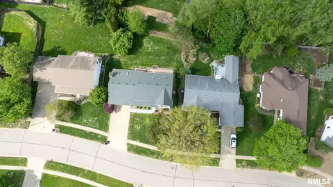 View/Area - 3985 Mill Stone Dr, Springfield, IL 62711 photo 2 of 11