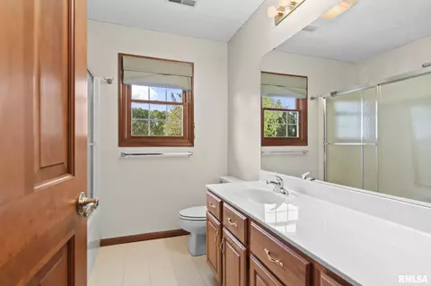 Bath - 3985 Mill Stone Dr, Springfield, IL 62711 photo 5 of 5
