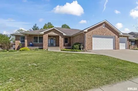 1428 Horse Creek Trl, Pawnee, IL 62558