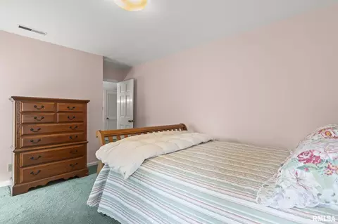 Bedroom - 1516 Willemore Ave, Springfield, IL 62704 photo 4 of 5