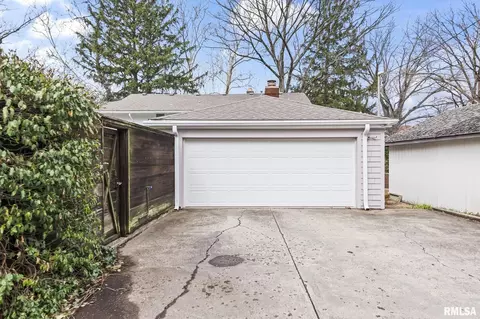 Exterior - 1516 Willemore Ave, Springfield, IL 62704 photo 4 of 10
