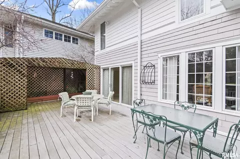 Exterior - 1516 Willemore Ave, Springfield, IL 62704 photo 5 of 10