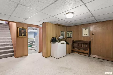 Entry Way - 1516 Willemore Ave, Springfield, IL 62704 photo 8 of 8
