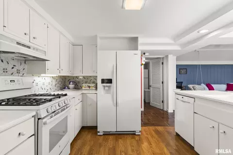 Kitchen - 1516 Willemore Ave, Springfield, IL 62704 photo 4 of 5