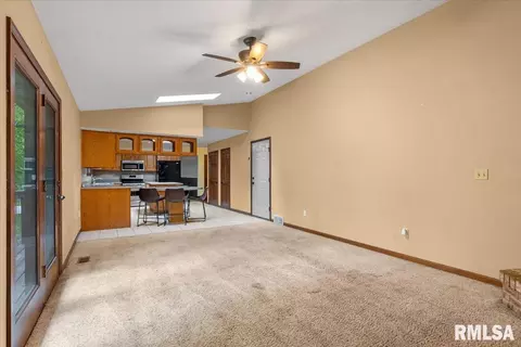 Living - 3990 Springer Ln, Springfield, IL 62711 photo 7 of 8