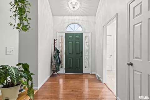 Entry Way - 6508 Christine Ct, Springfield, IL 62712 photo 1 of 2