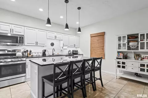 Kitchen - 6508 Christine Ct, Springfield, IL 62712 photo 3 of 6