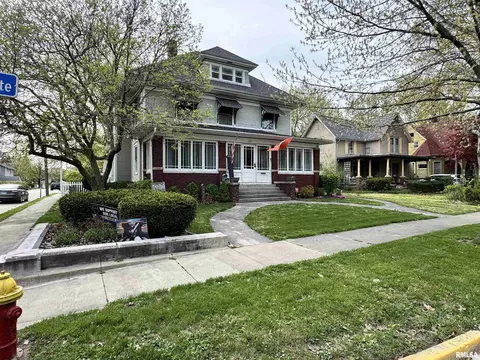 632 S Lafayette St, Macomb, IL 61455