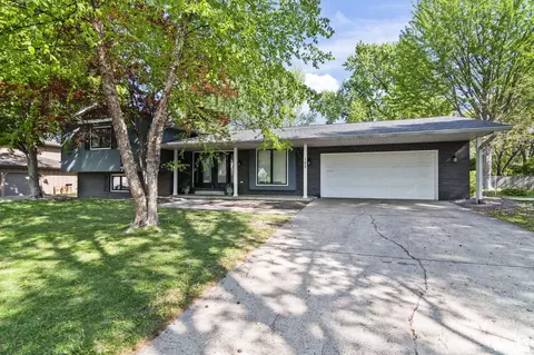 Exterior - 125 Cypress Point Dr, Springfield, IL 62704 photo 3 of 7