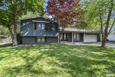 Exterior - 125 Cypress Point Dr, Springfield, IL 62704 photo 2 of 7