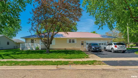 320 N West Ave, Mason City, IL 62664