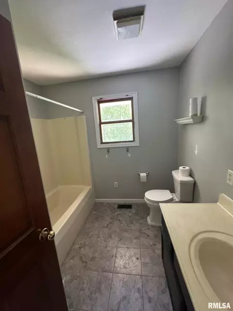 2628 Tahoe Dr, Springfield, IL 62707 photo 8