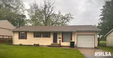 604 Gladstone Rd, Jacksonville, IL 62650