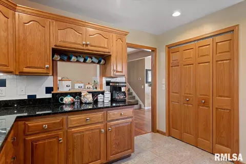 Other - 2721 Delaware Dr, Springfield, IL 62702 photo 2 of 8
